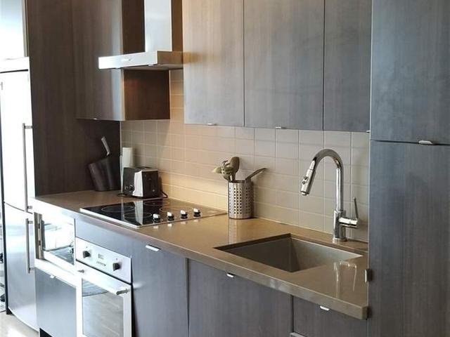 1401 - 300 Front St W