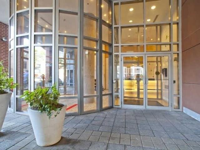 1113 - 255 Richmond St E