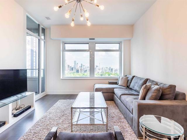 1015 - 111 St Clair Ave