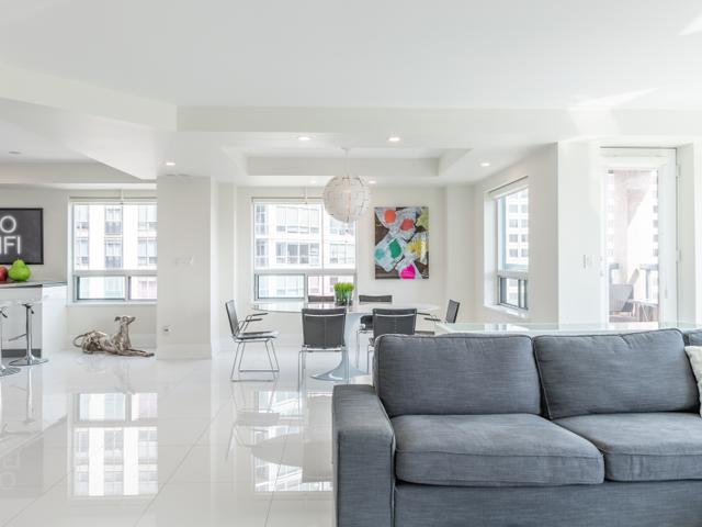 PH 08 - 102 Bloor St W