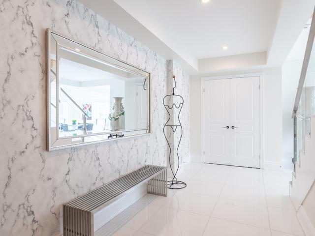 PH 08 - 102 Bloor St W