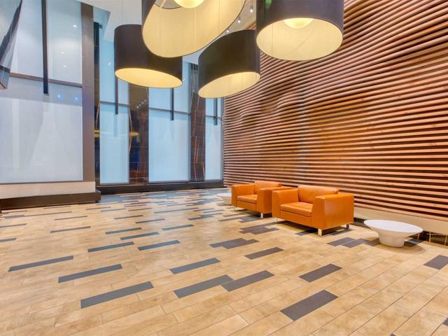 1011 - 111 Bathurst St