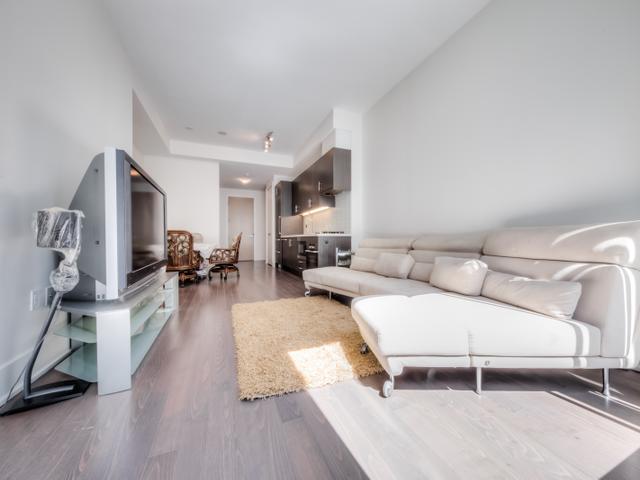 305 - 39 Queens Quay E