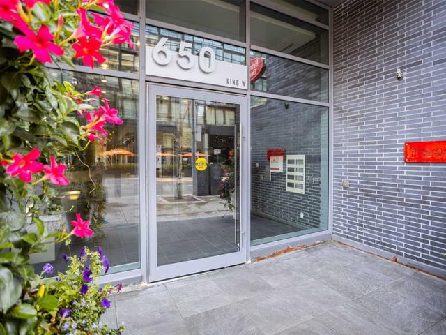 1001 - 650 King St W