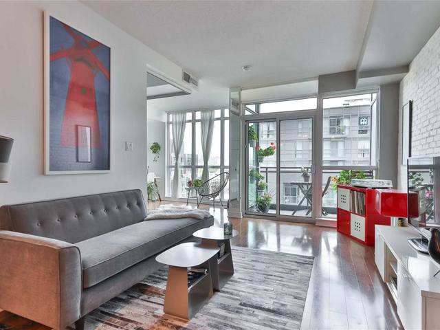 806 - 1171 Queen St W