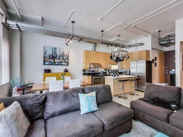 409 - 188 Eglinton Ave E