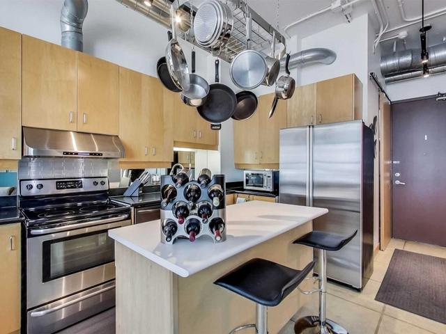 409 - 188 Eglinton Ave E