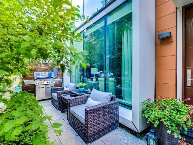 105 - 39 Queens Quay E