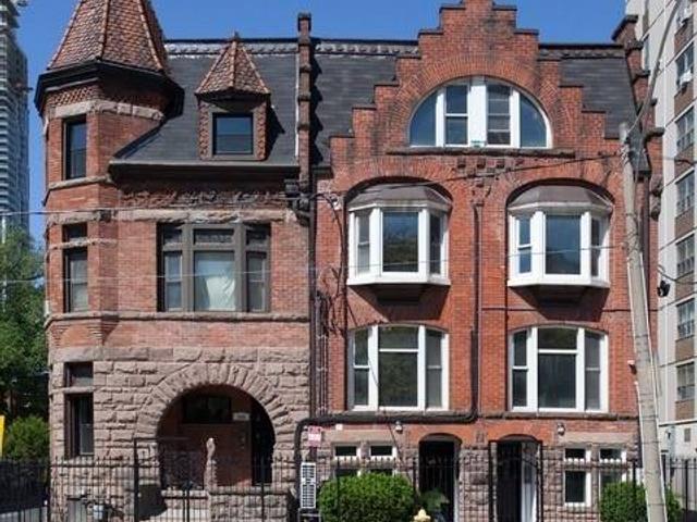 1 - 260 Sherbourne St