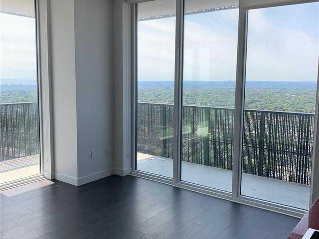 3802 - 8 Eglinton Ave E