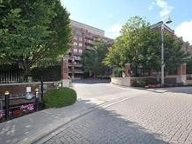 414 - 20 Burkebrook Pl