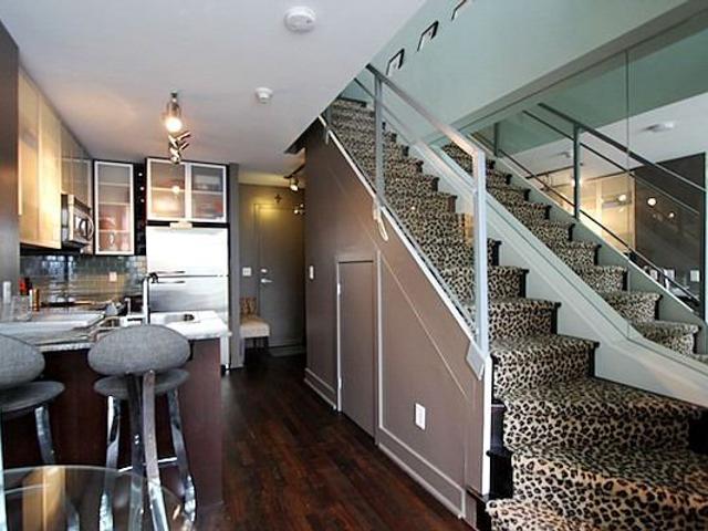 811 - 637 Lake Shore Blvd W