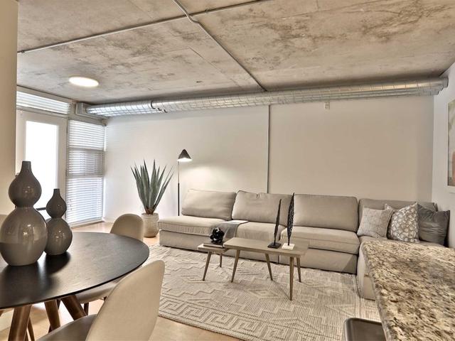 109 - 955 Queen St W