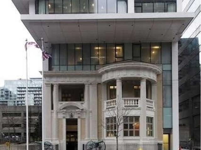 PH306 - 426 University Ave