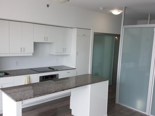 PH306 - 426 University Ave