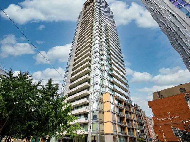 2802 - 18 Yorkville Ave