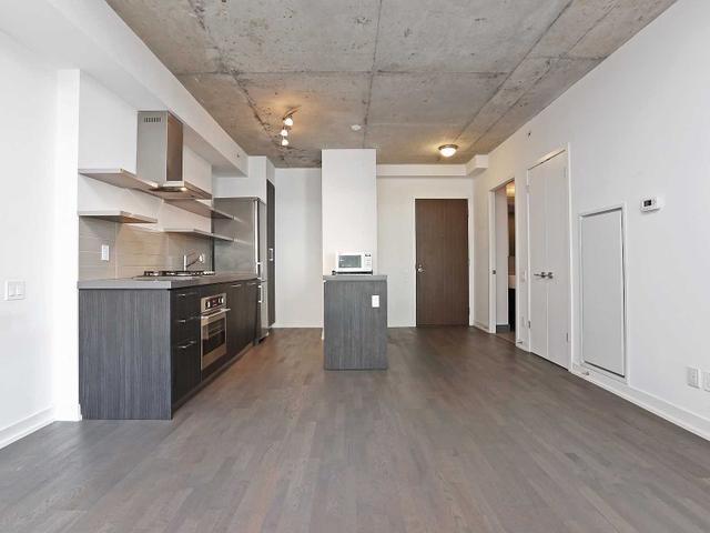 601 - 560 King St W