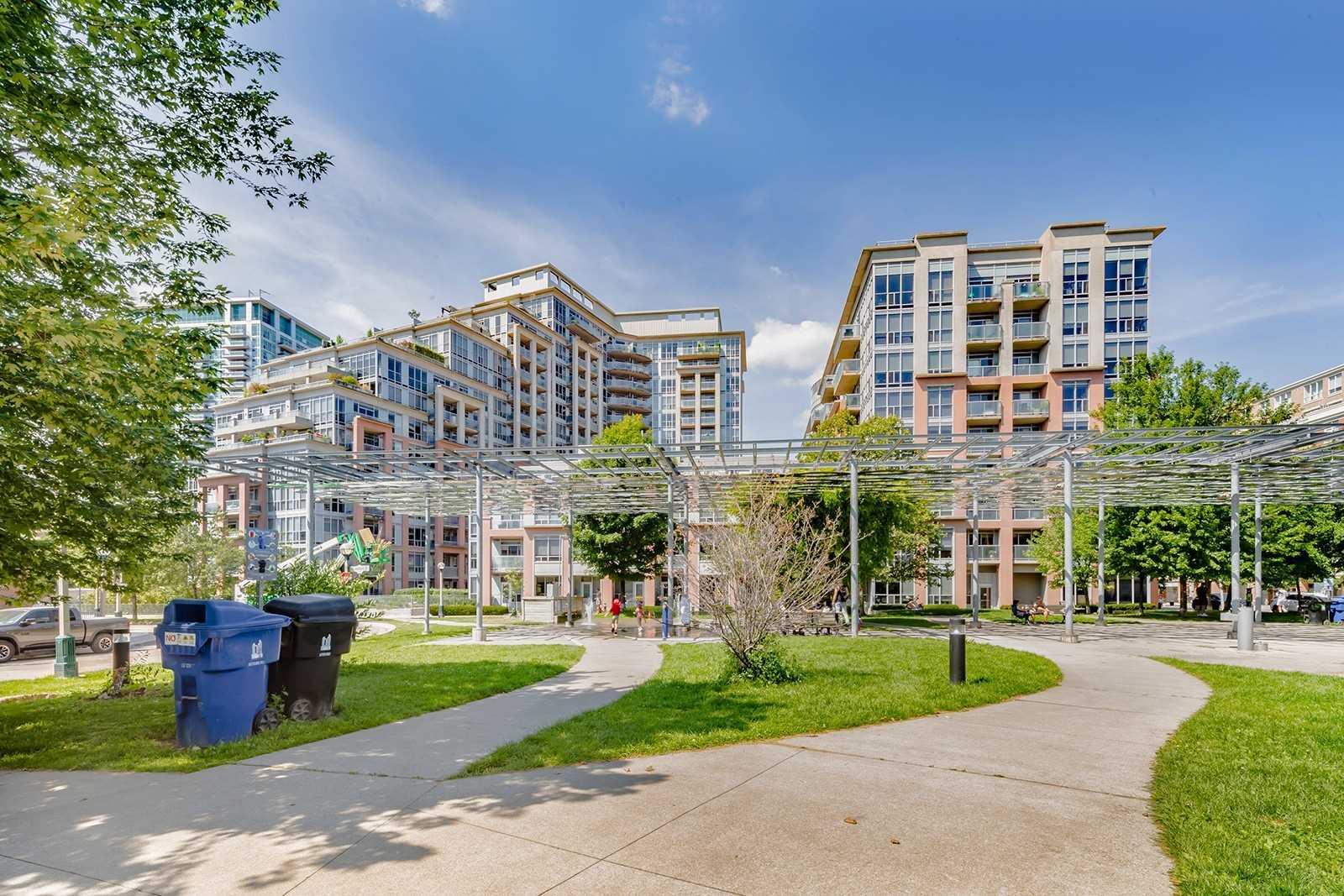 110 915 King St W, Toronto