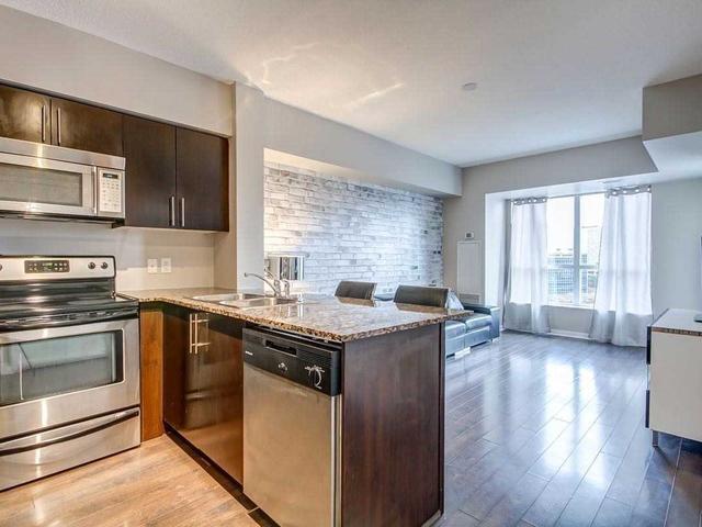 816 - 120 Dallimore Circ