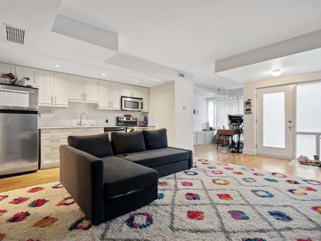 2 - 1636 Dundas St W