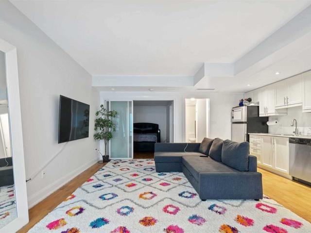 2 - 1636 Dundas St W