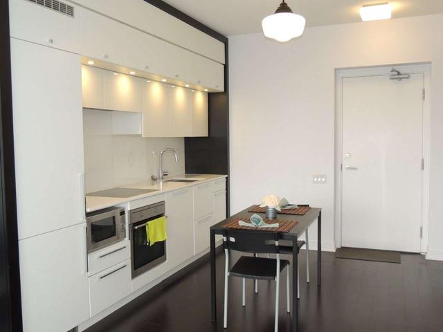 4806 - 15 Grenville St