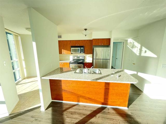 1211 - 30 Grand Trunk Cres