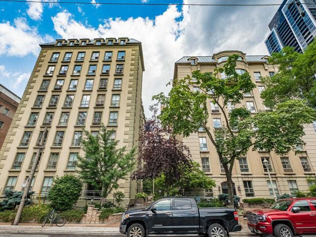 302 - 80 Charles St E