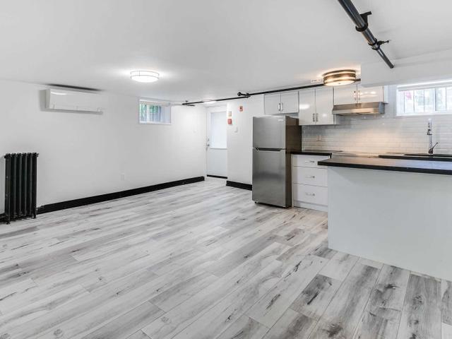 10 - 260 Sherbourne St