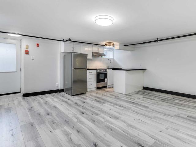 10 - 260 Sherbourne St