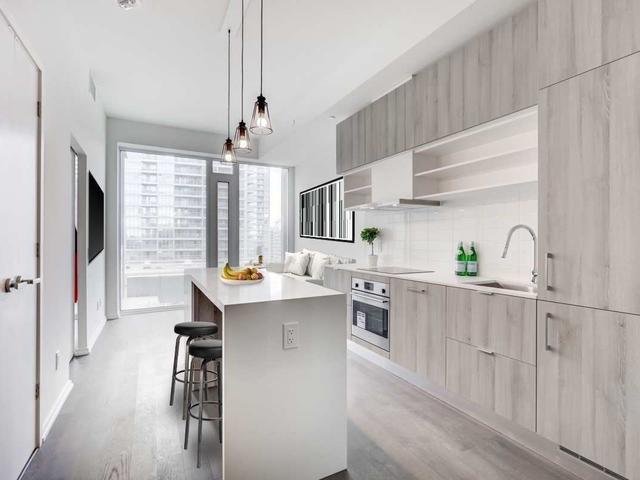 1609 - 2131 Yonge St