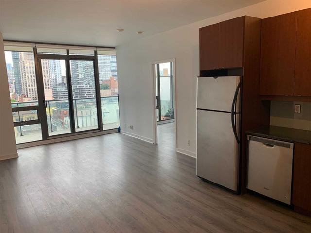 1104 - 33 Lombard St