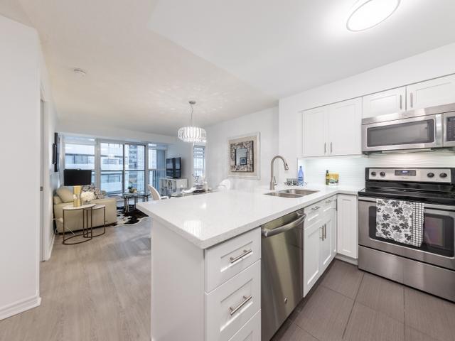 2509 - 19 Grand Trunk Cres