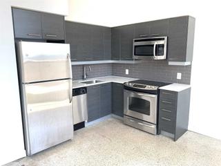 606 - 510 King St E