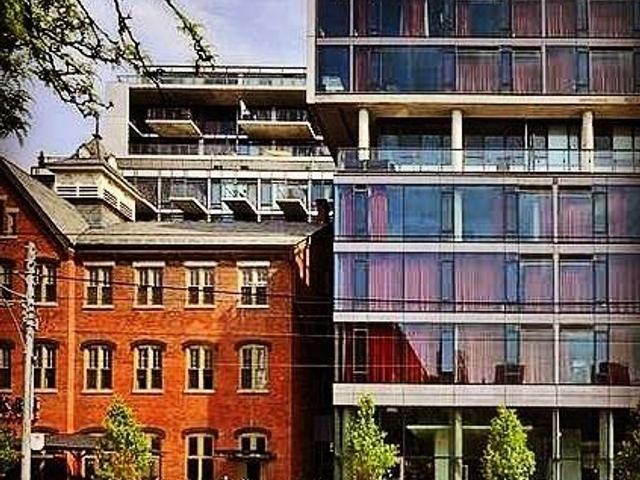 235 - 461 Adelaide St W