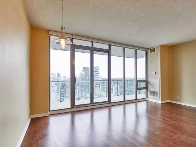 3005 - 33 Lombard St