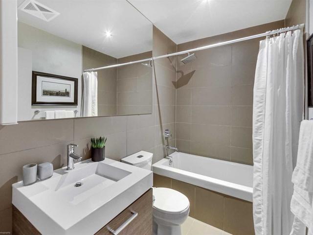 1201 - 318 King St E