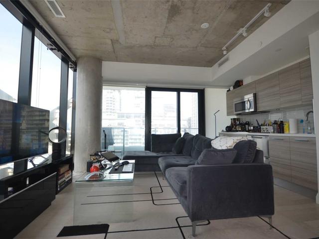 1101 - 224 King St W