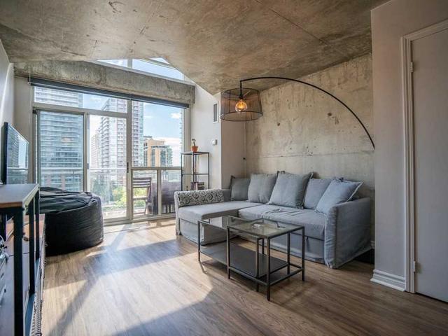 831 - 1029 King  St W