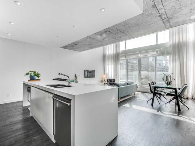 705 - 75 Portland St