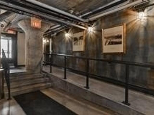 306 - 383 Adelaide St E