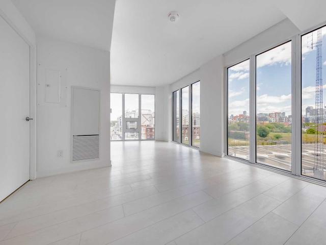522 - 19 Western Battery Rd