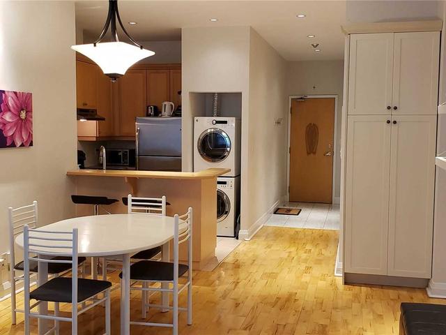 203 - 8 Wellesley St E