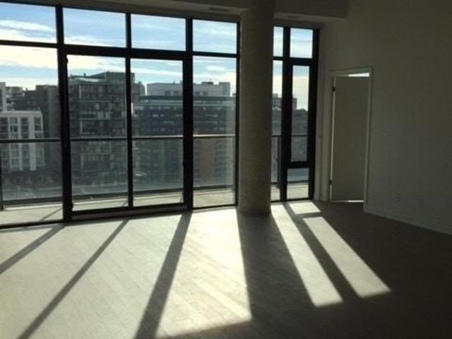 1305 - 608 Richmond St W