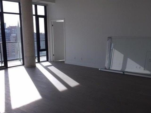 1305 - 608 Richmond St W