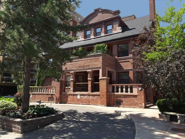 305 - 212 St George St