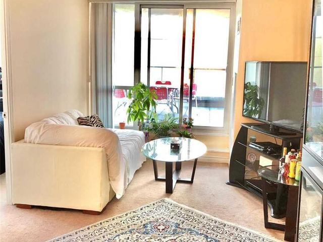 320 - 35 Hollywood Ave