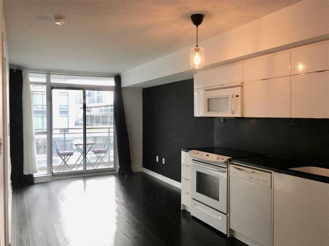 909 - 151 Dan Leckie Way