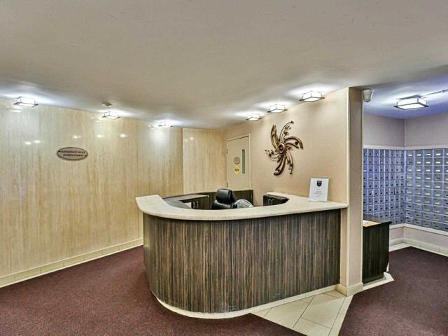 805 - 20 Edgecliff Gfwy