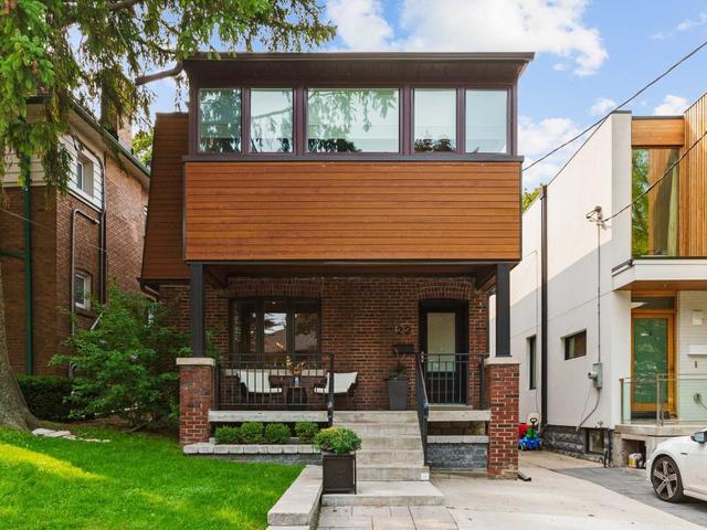 22 De Savery Cres